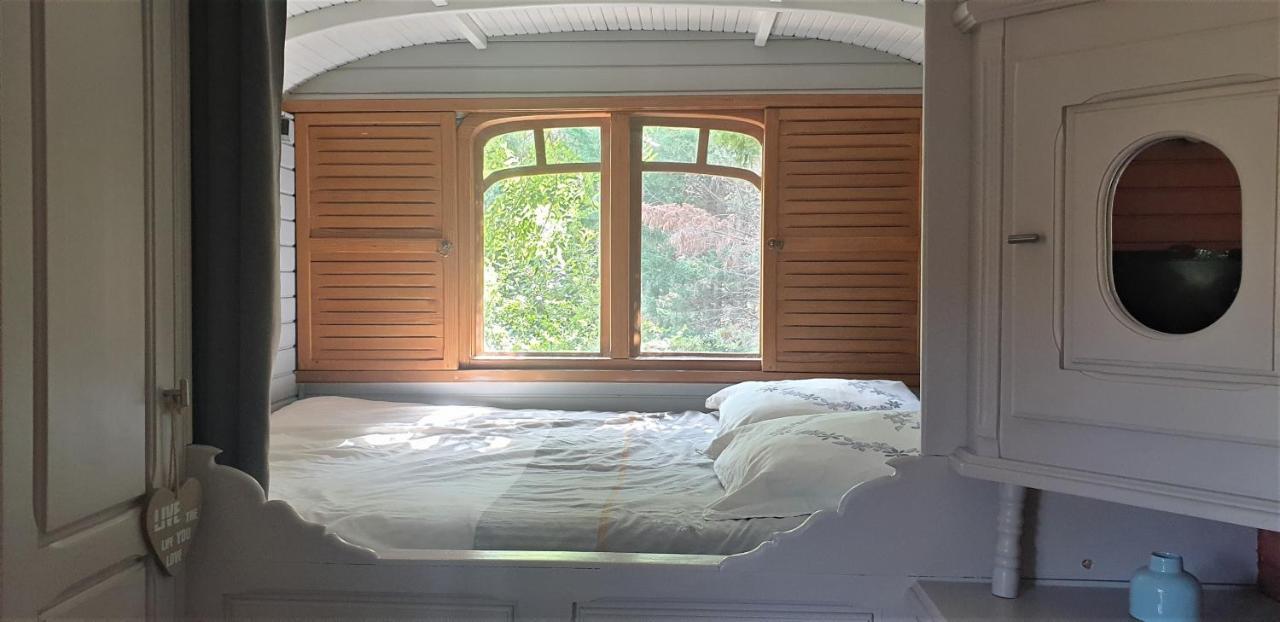Maison d'hôtes Roulotte en bois Sud France à Le Soler Extérieur photo